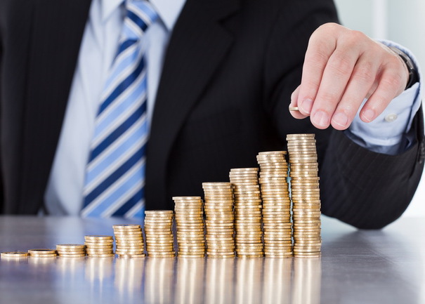 Clasamentul exercițiului de investiții ZF: Investitorul din Brașov menține prima poziție în fața scăderilor