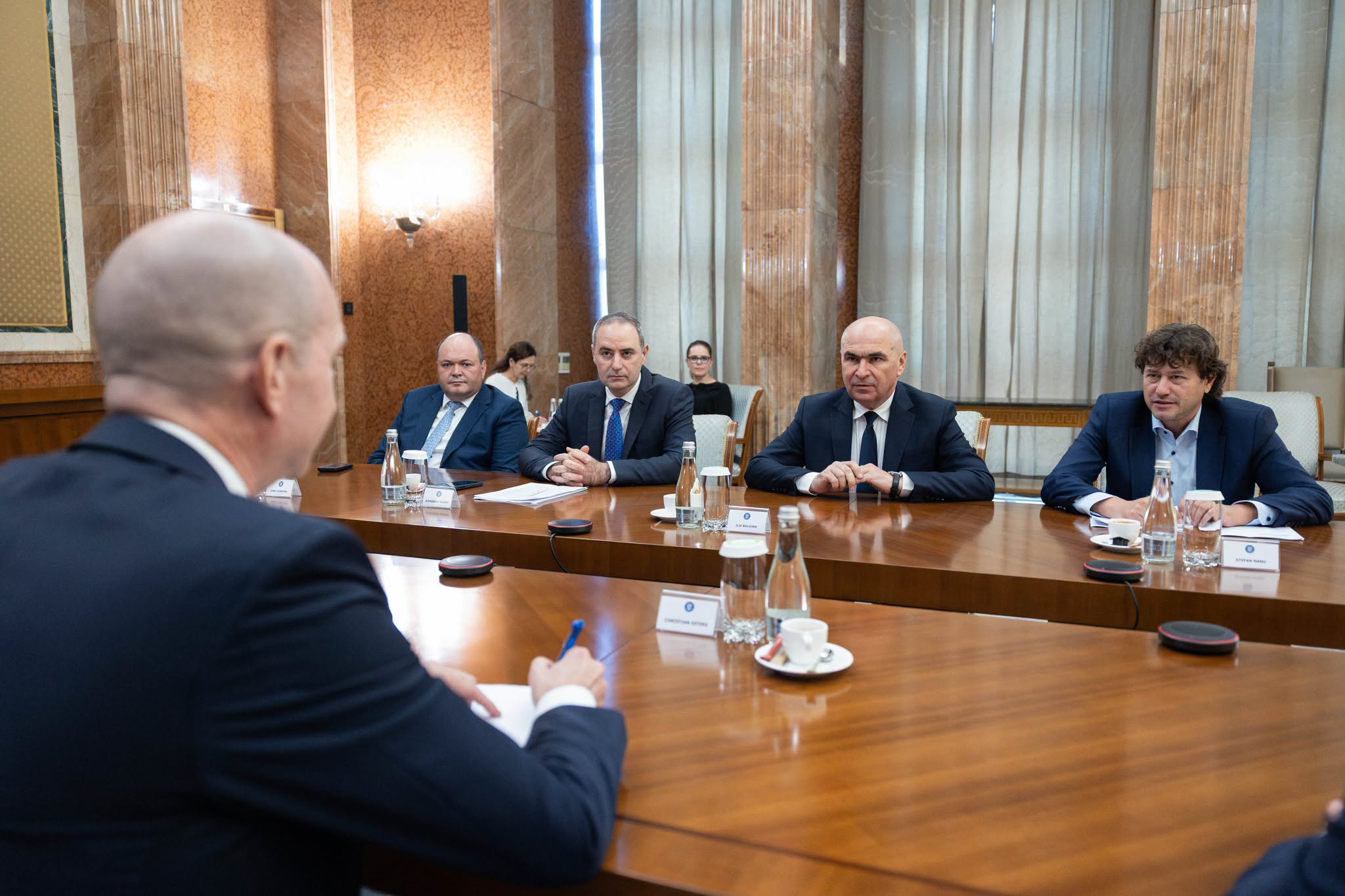 Întâlnire cu Standard & Poor’s la Palatul Victoria: Importanța continuității politicilor fiscale pentru anul 2027