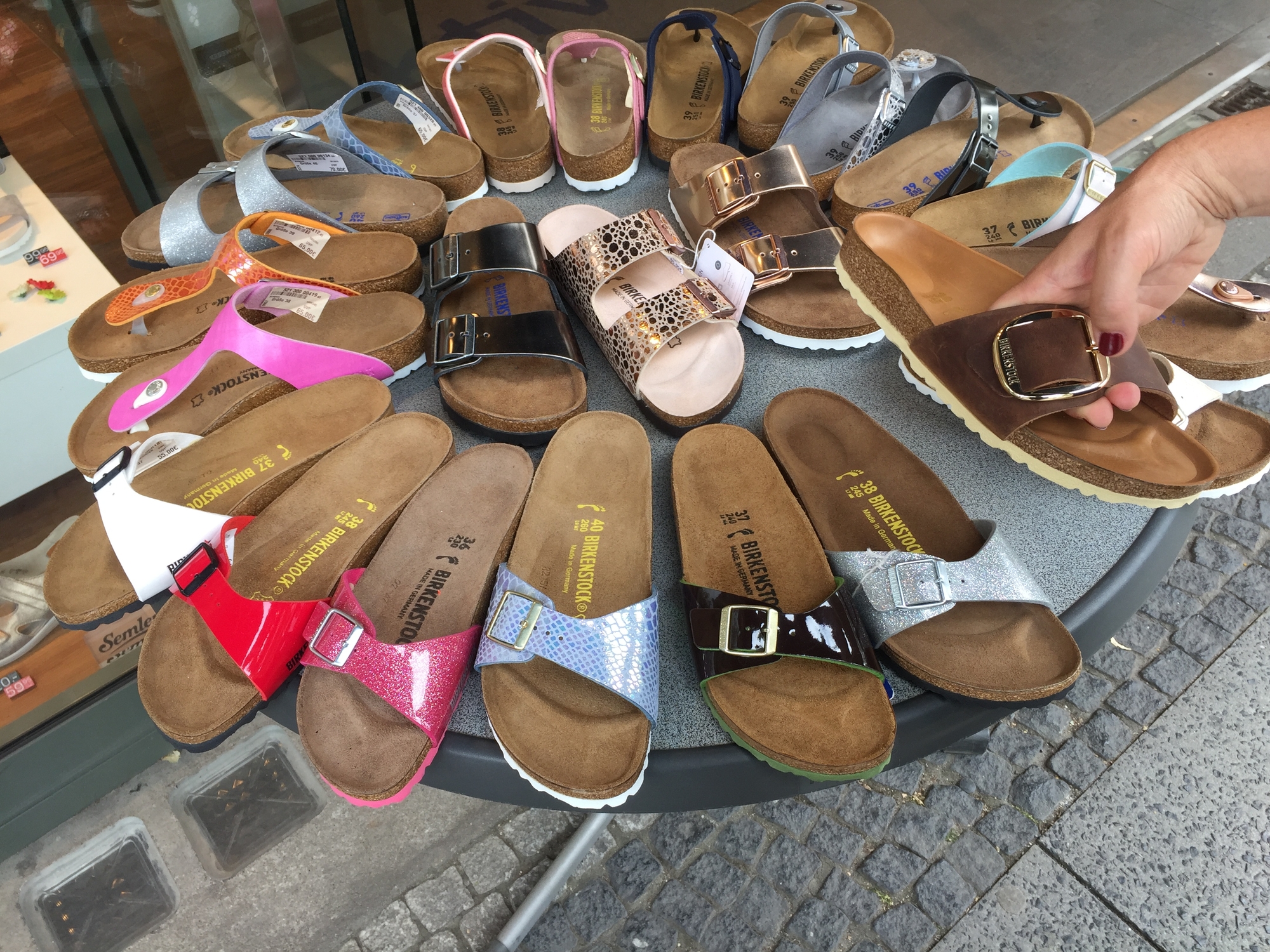 Lidl este interzis să mai vândă sandale care imită modelele Birkenstock în Olanda