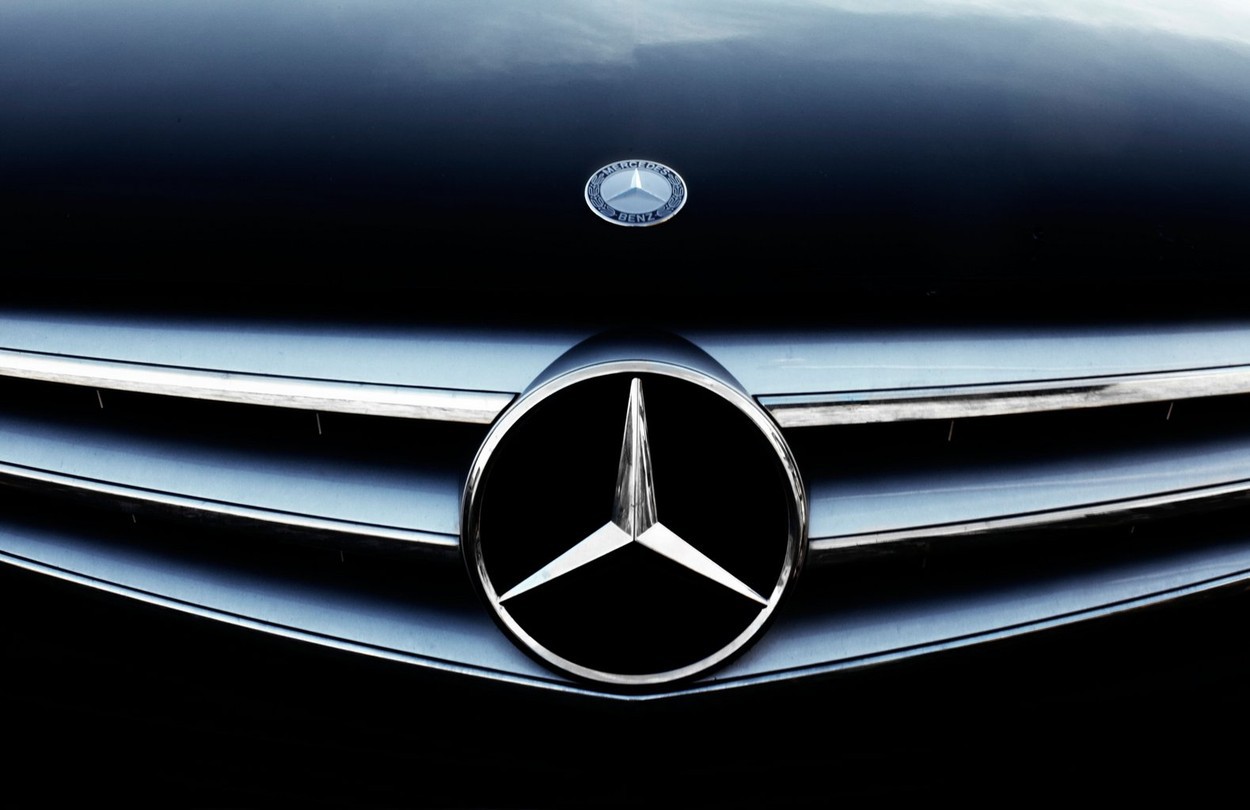 Mercedes pune în discuție unitățile din Germania în contextul costurilor de producție din România și Ungaria