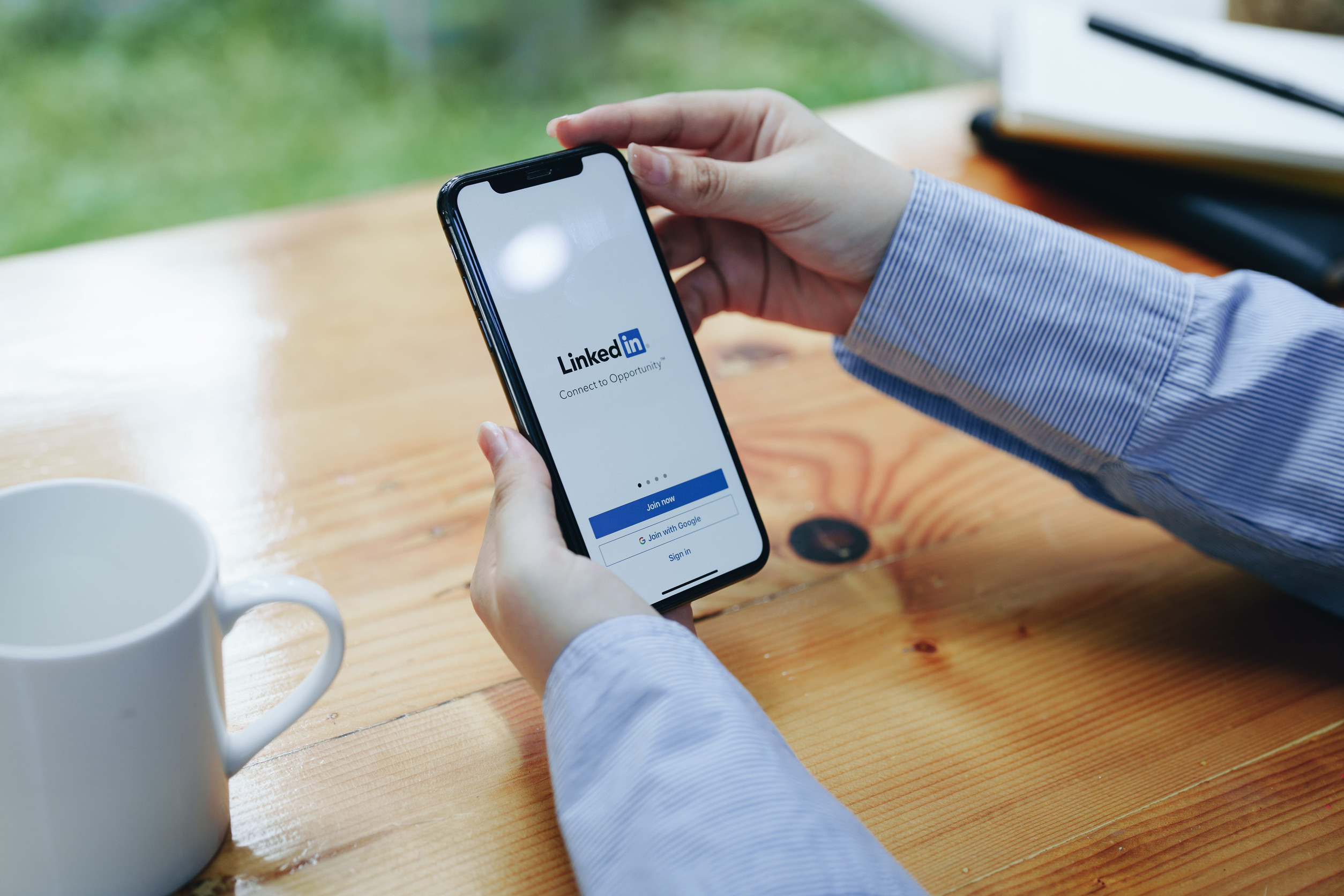 LinkedIn introduce noi instrumente de verificare a experienței profesionale pentru combaterea fraudelor