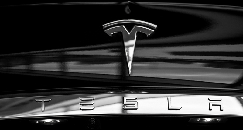 Tesla va dezvălui noul model Roadster la începutul toamnei, după o perioadă lungă de așteptare