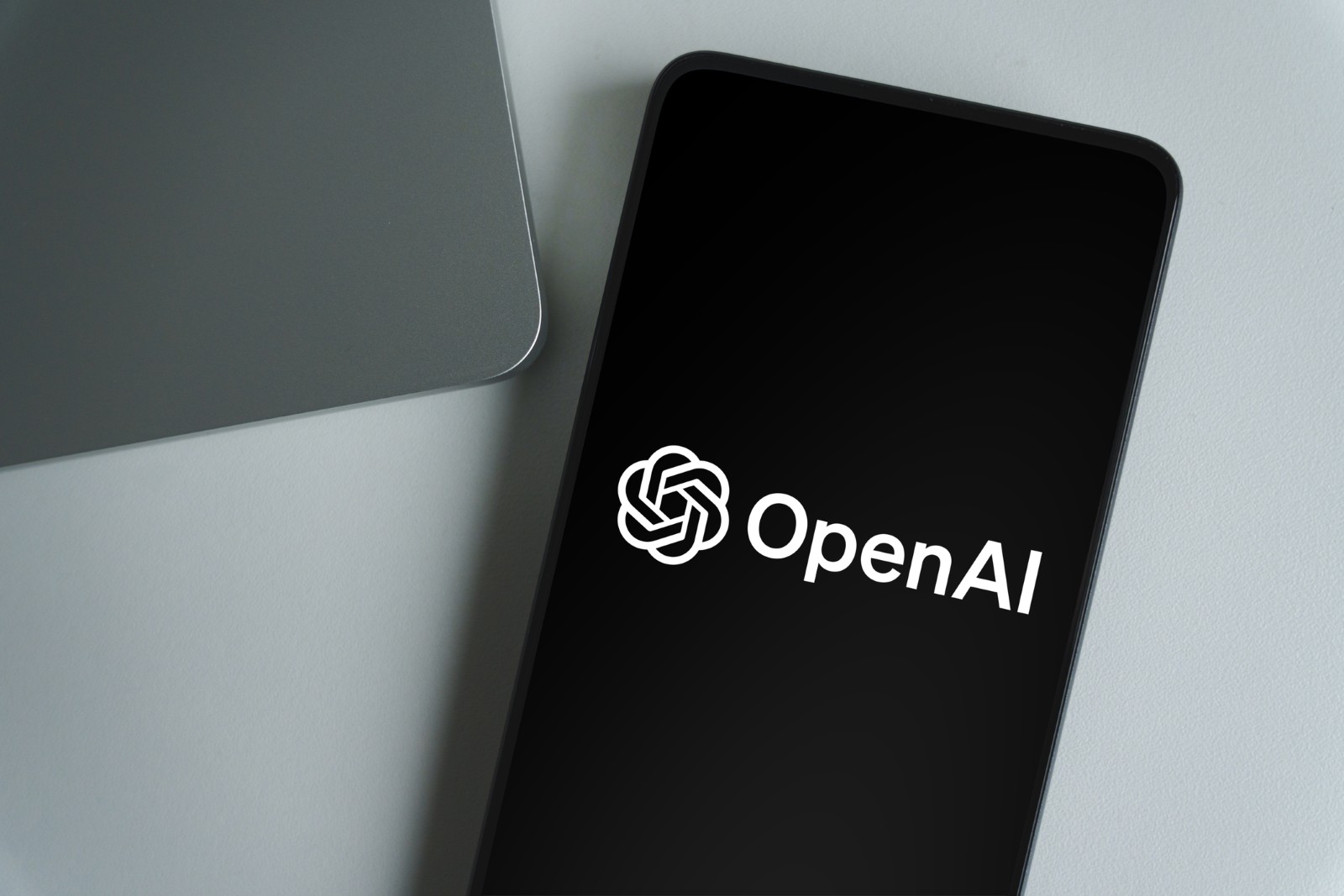 OpenAI amână listarea la bursă, în contextul cerințelor privind siguranța sistemelor AI
