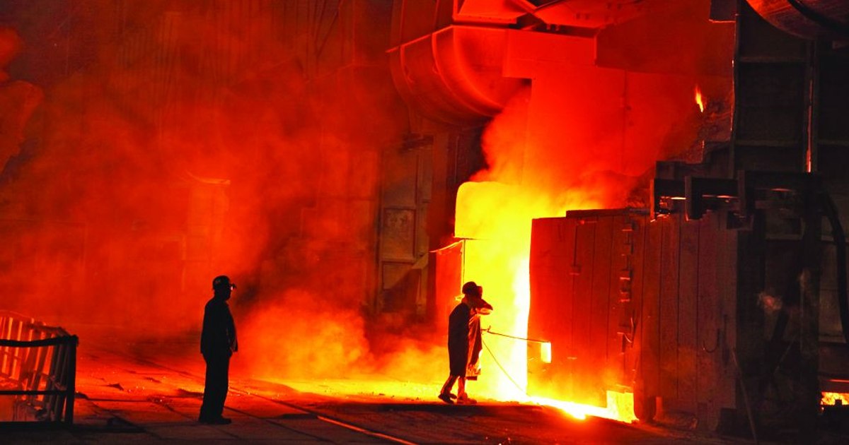 ArcelorMittal suspendă activitatea combinatului siderurgic din Kryvyi Rih după atacuri cu rachete