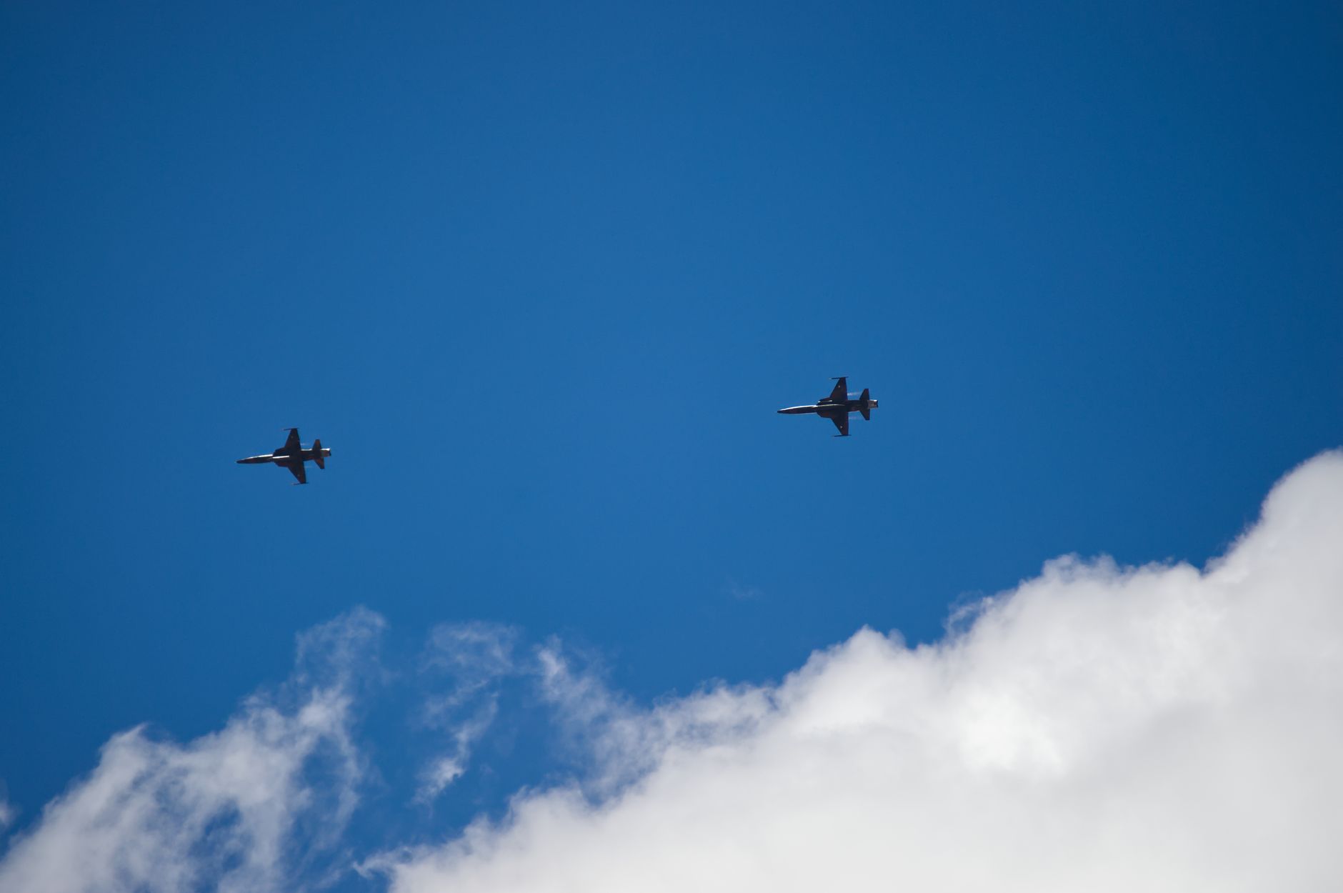 SUA testează primele avioane de luptă fără pilot pentru misiuni alături de F-35