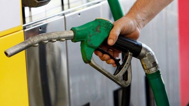 Germania va reduce taxele pe benzină și motorină cu 17 cenți pe litru pentru a proteja economia