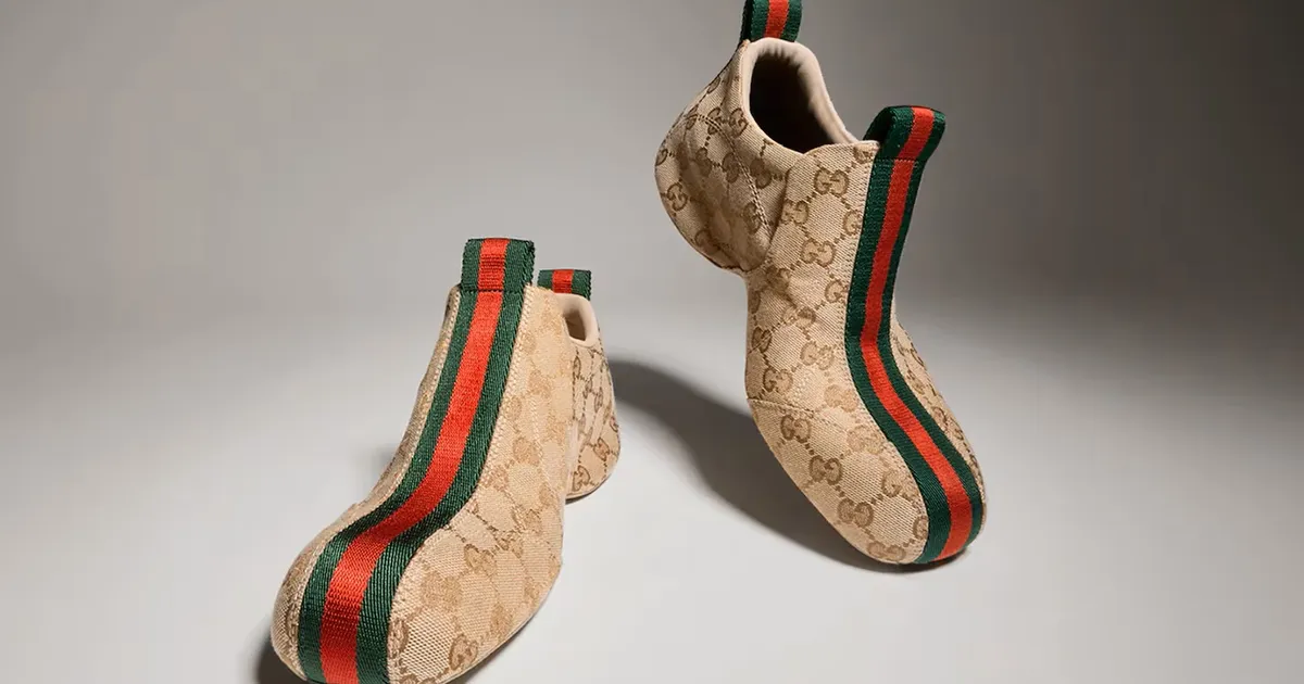 Gucci introduce pantofi sport fabricați în China, cu preț de 800 de euro, pentru a recâștiga clasa de mijloc