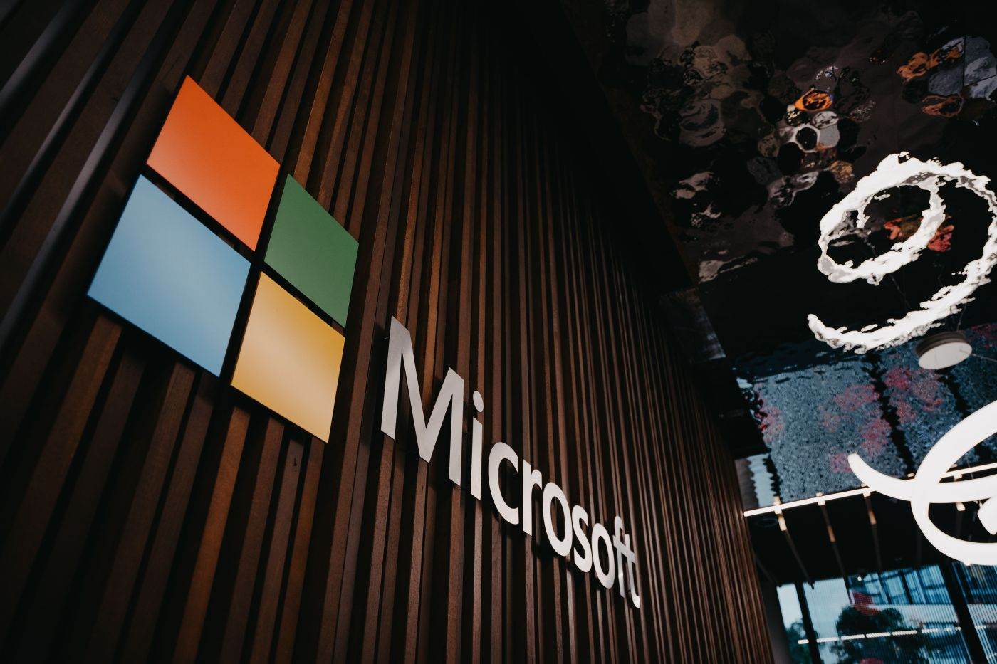 Microsoft își consolidează oferta de inteligență artificială prin lansarea unei noi aplicații Copilot