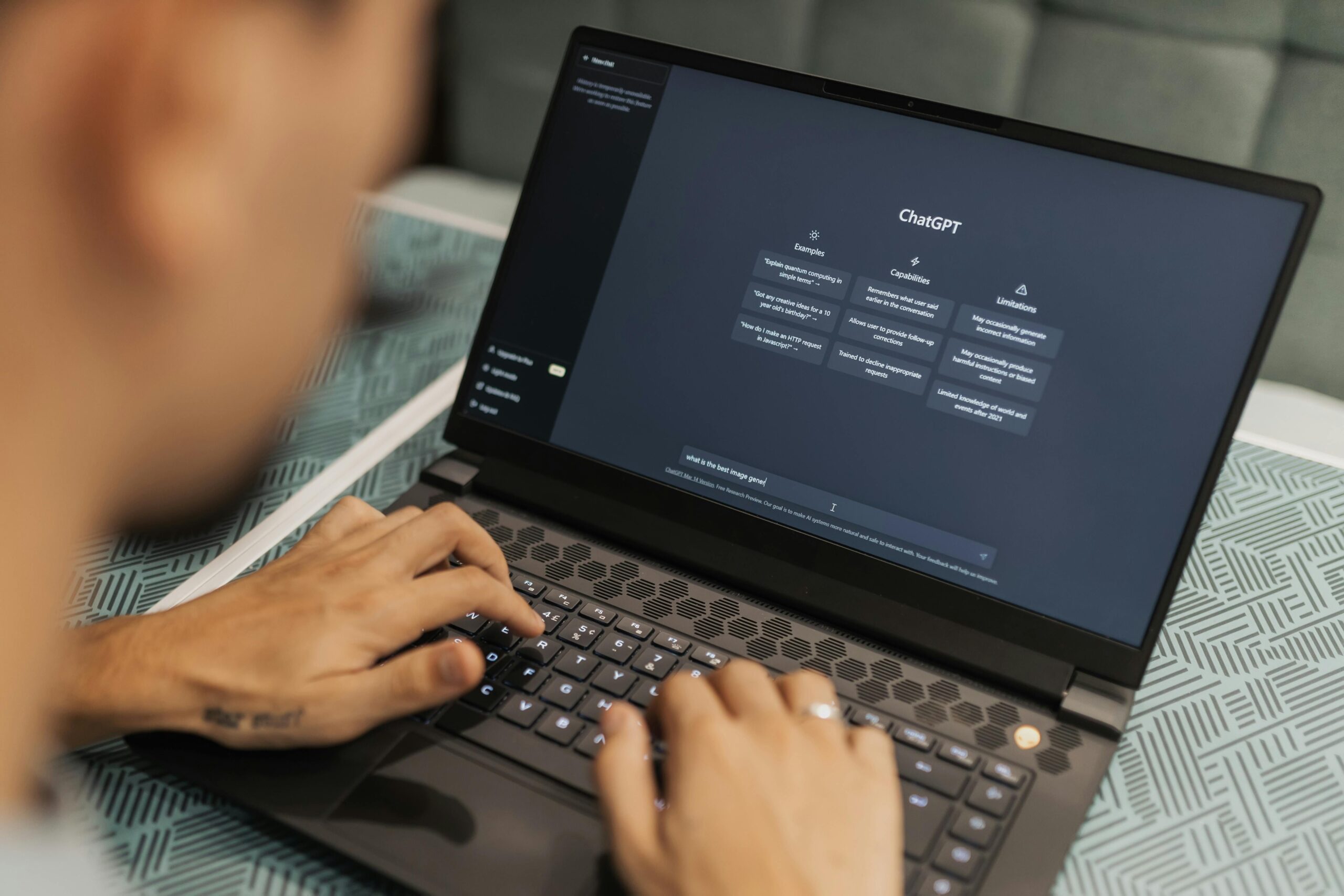 OpenAI confirmă publicarea accidentală a unor imagini încărcate de utilizatorii ChatGPT pe site-uri externe