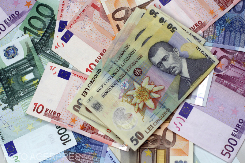 Deficitul bugetar a scăzut cu peste 30% în primele opt luni ale anului