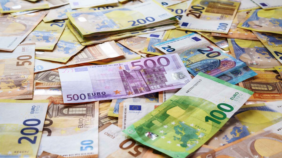 Ungaria va taxa marile averi mai strict decât s-a promis, anunță Peter Magyar
