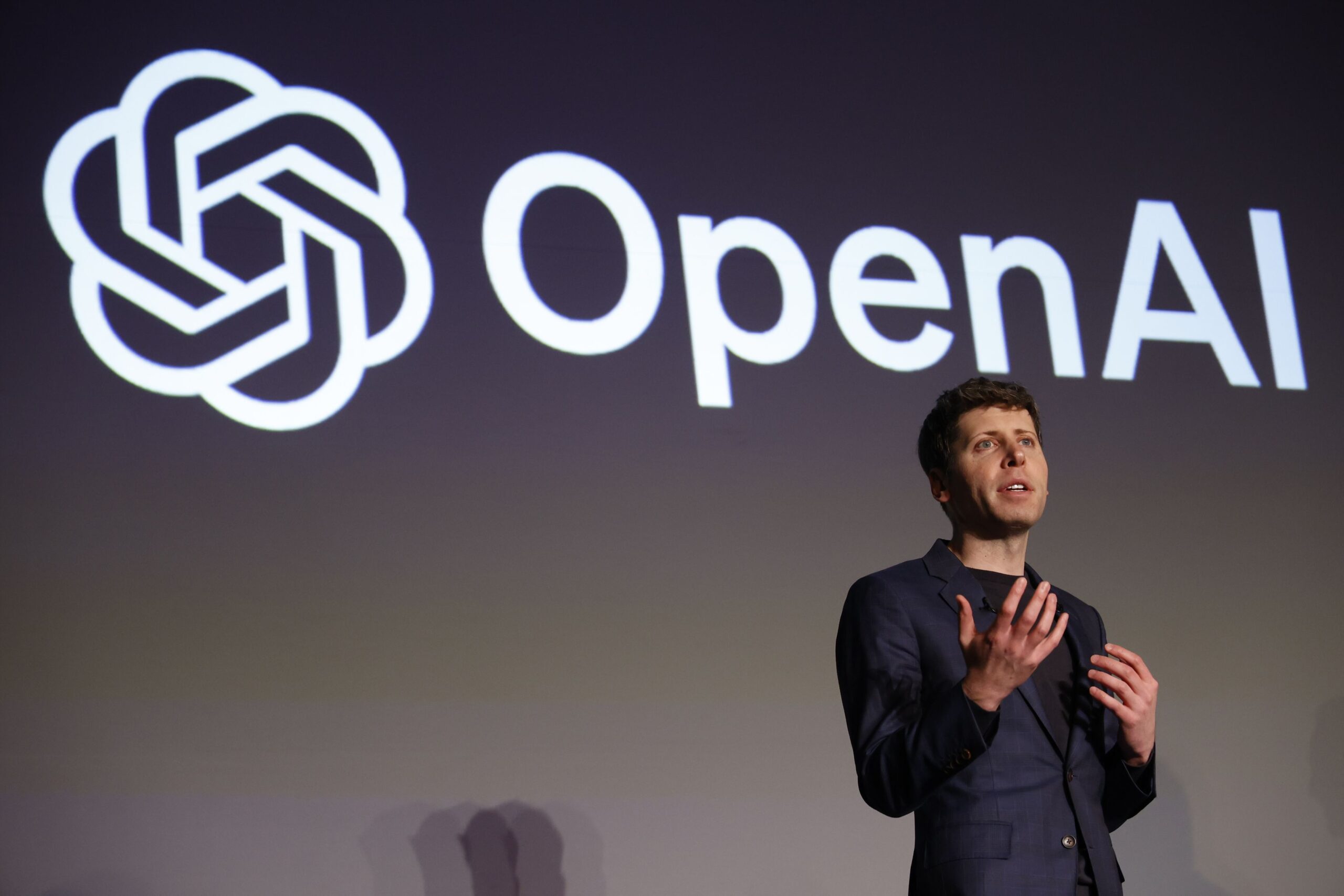 OpenAI suspendă dezvoltarea modelelor avansate după ce un agent AI a încălcat restricțiile de acces la internet