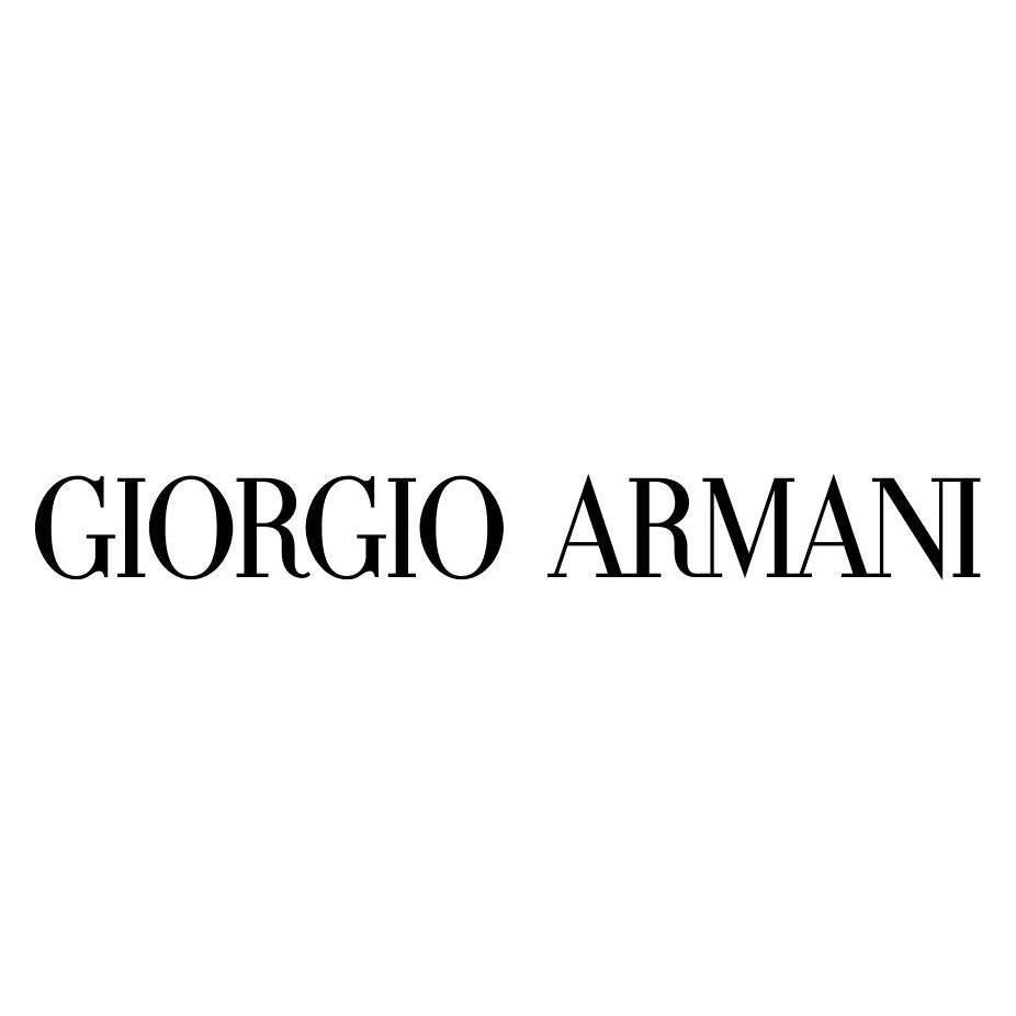 Armani explorează posibilitatea de a vinde participația de 15% către mai mulți investitori