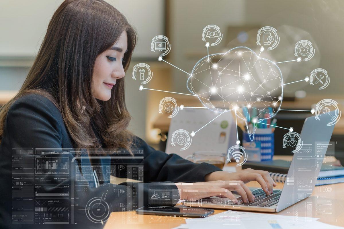 Investițiile companiilor românești în inteligența artificială au explodat, în special la firmele medii