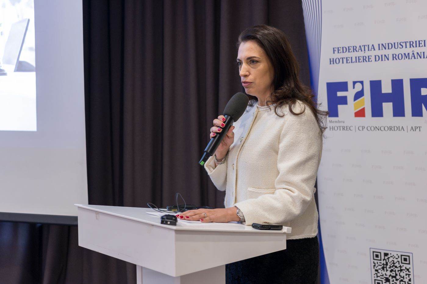 FIHR propune digitalizarea și inteligența artificială pentru modernizarea turismului din România