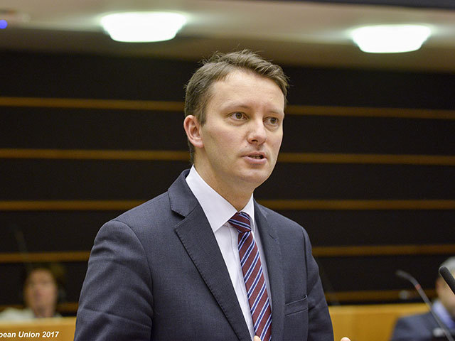 Bursa de la București scade cu aproape 2% pe fondul incertitudinii politice privind Guvernul Mureșan
