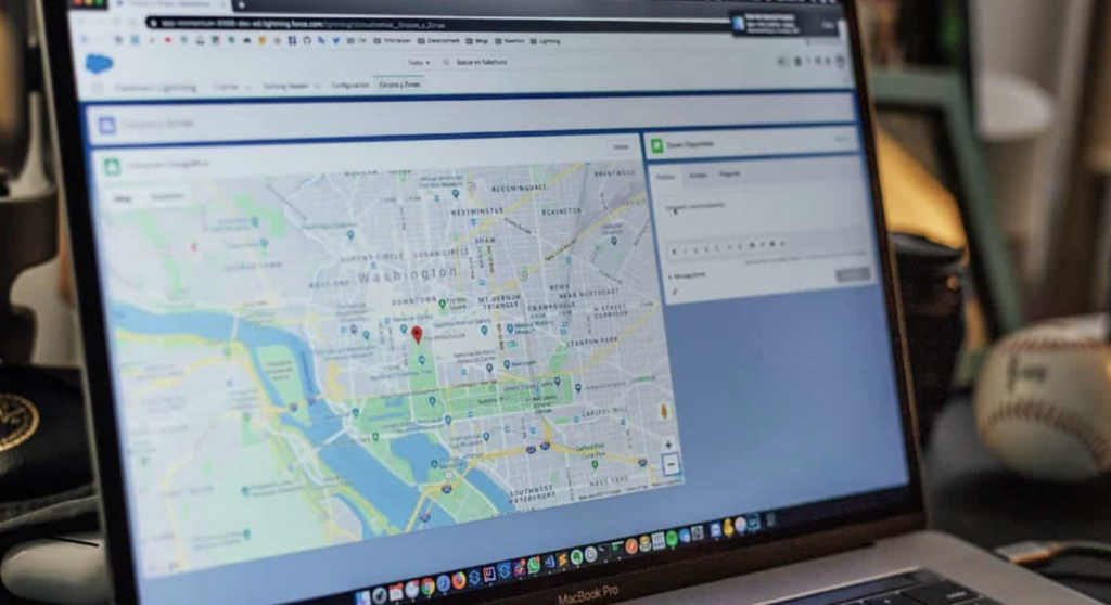 Nou tip de fraudă prin inteligență artificială pe Google Maps: imagini false cu numere de telefon