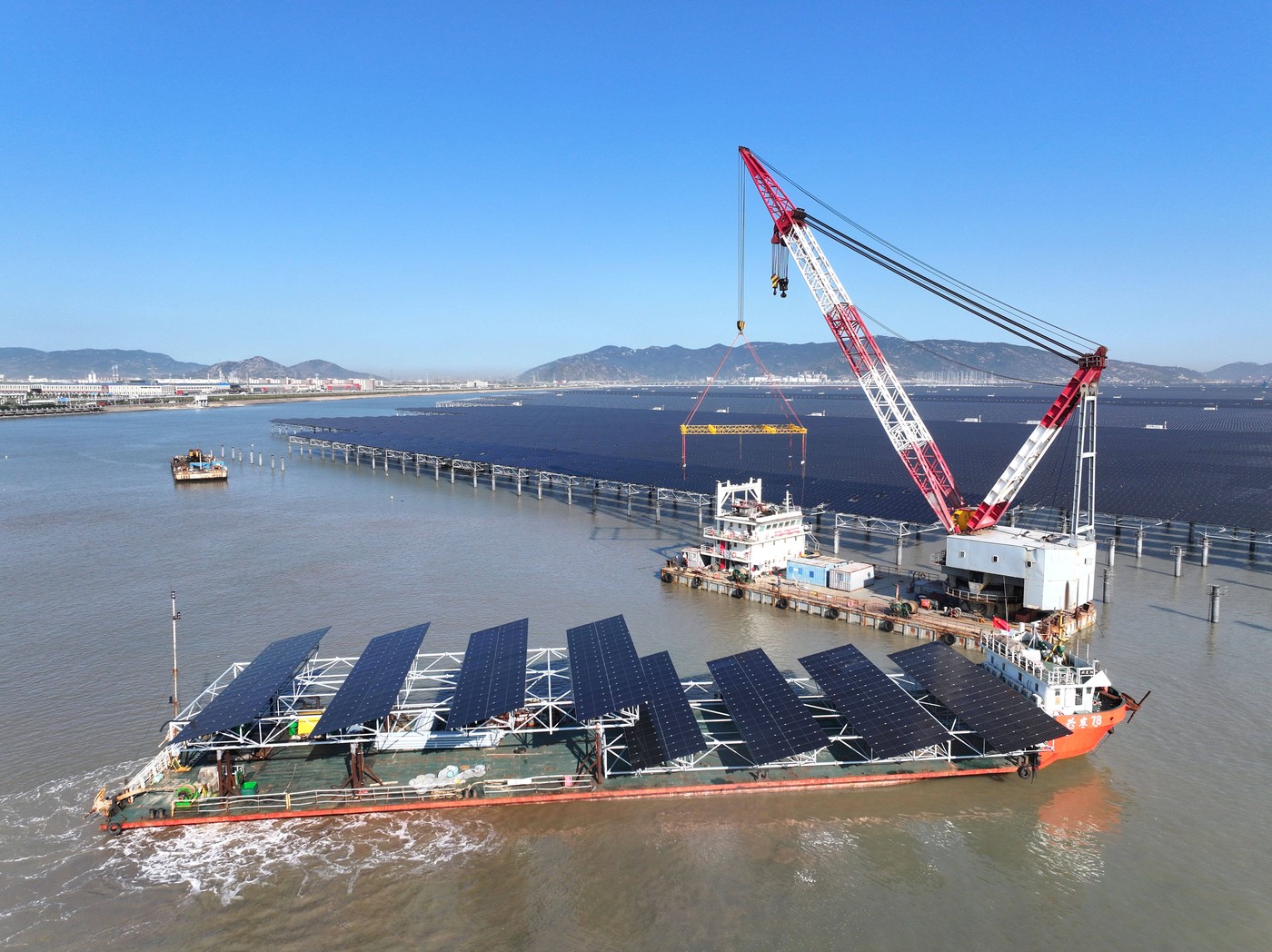 Testare de succes pentru panouri solare subacvatice la o adâncime de 10 metri în China