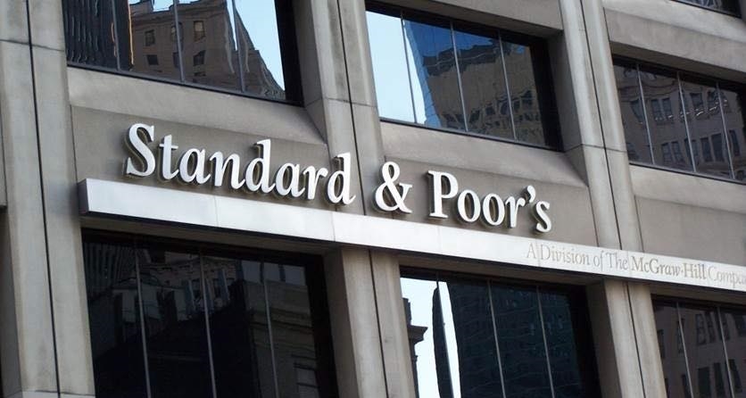 Riscul de retrogradare a ratingului României: Analiza Erste Group privind evaluarea S&P