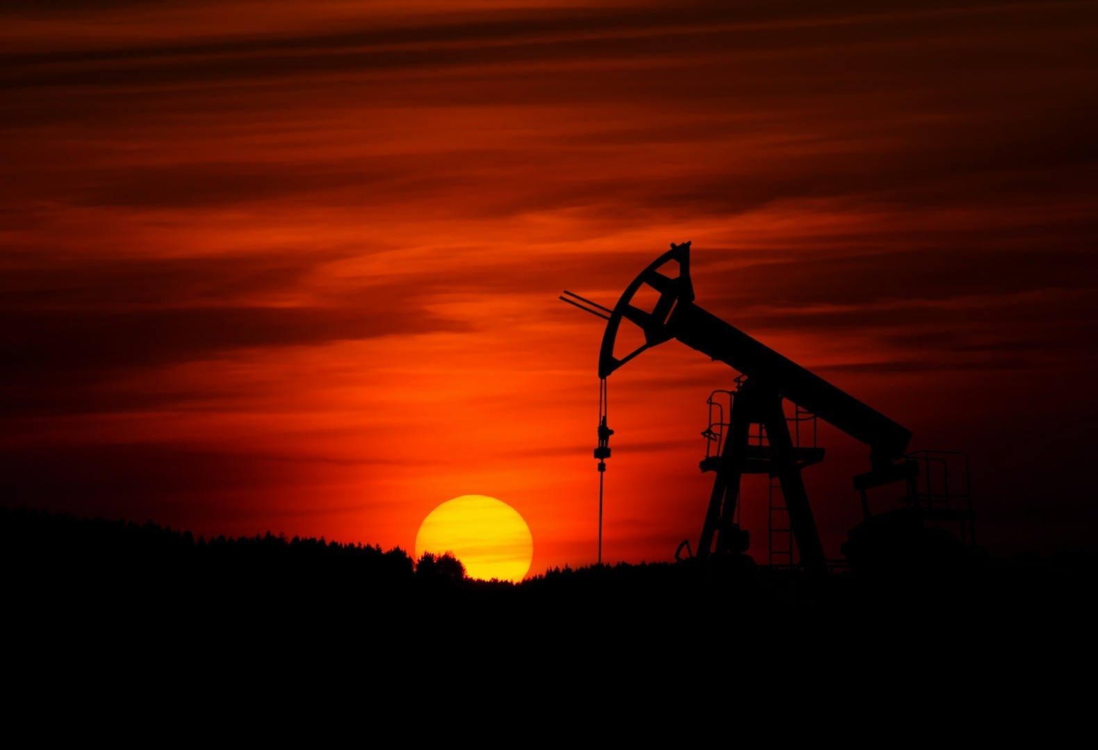Prețul petrolului Brent a depășit pragul de 100 de dolari pe baril pe fondul tensiunilor din Orientul Mijlociu
