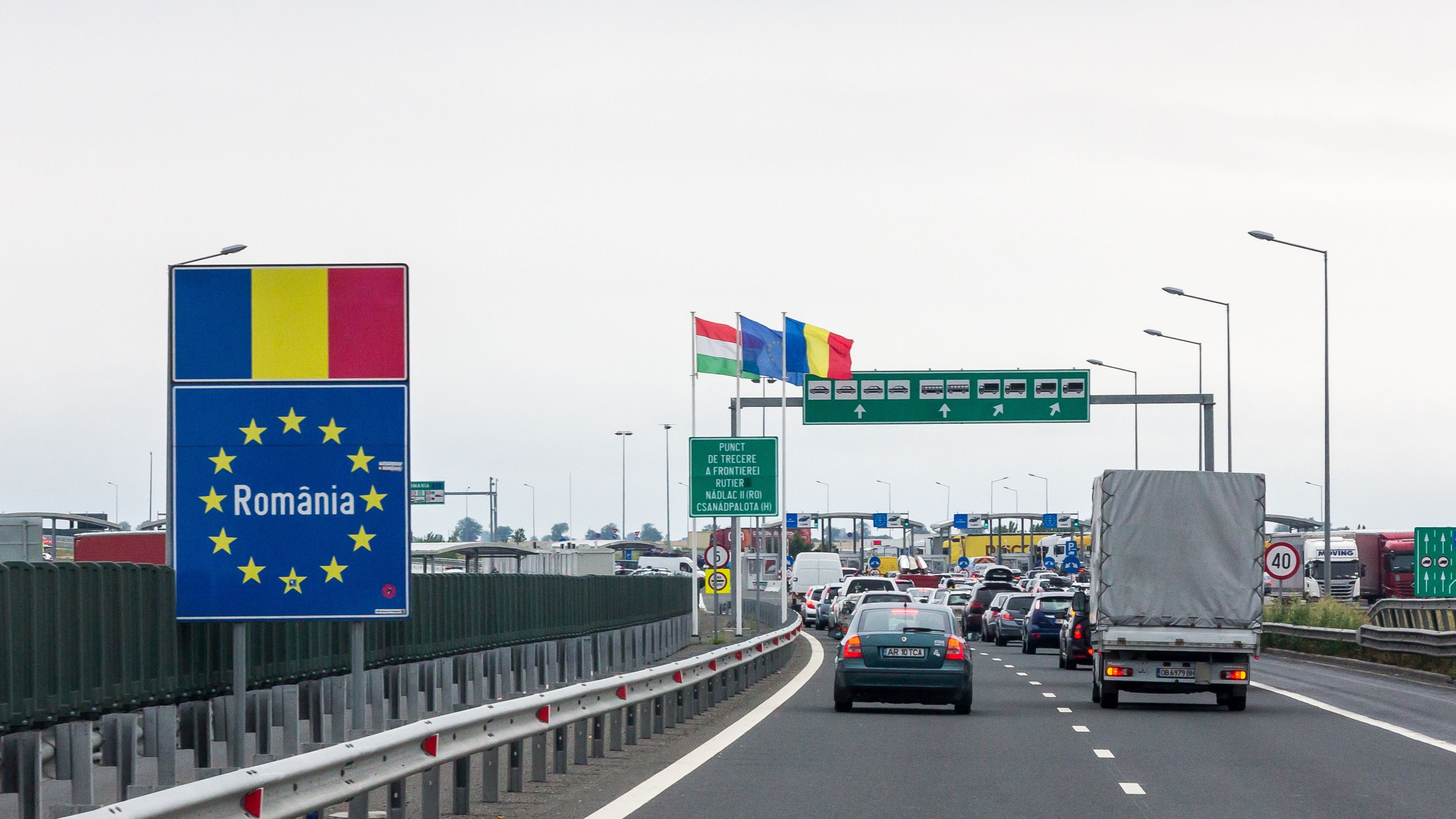 Obligațiunile românești atrag investitorii prin randamente ridicate, în ciuda riscurilor fiscale și politice